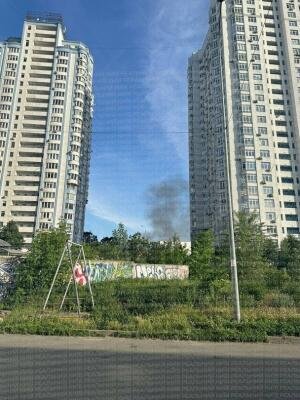 Чорний дим над Осокорками, пожежа в Києві