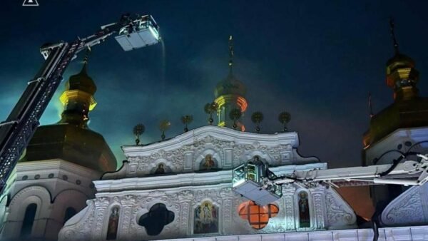 Пошкодження Успенського собору Києво-Печерської лаври після нічної атаки