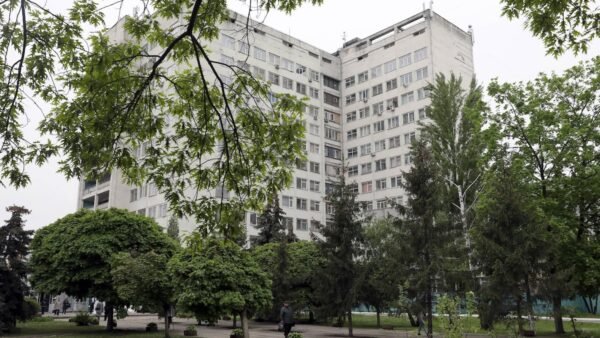 Будівля Київської Клінічної лікарні швидкої допомоги після звільнення директора