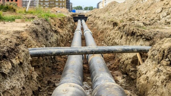 Будівництво нової теплотраси в Голосіївському районі Києва