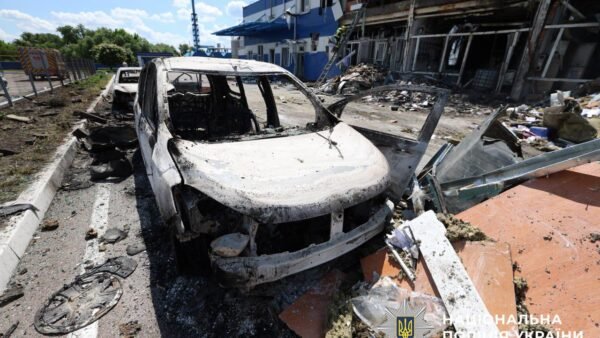 Місце пошкодження після атаки на Київщині