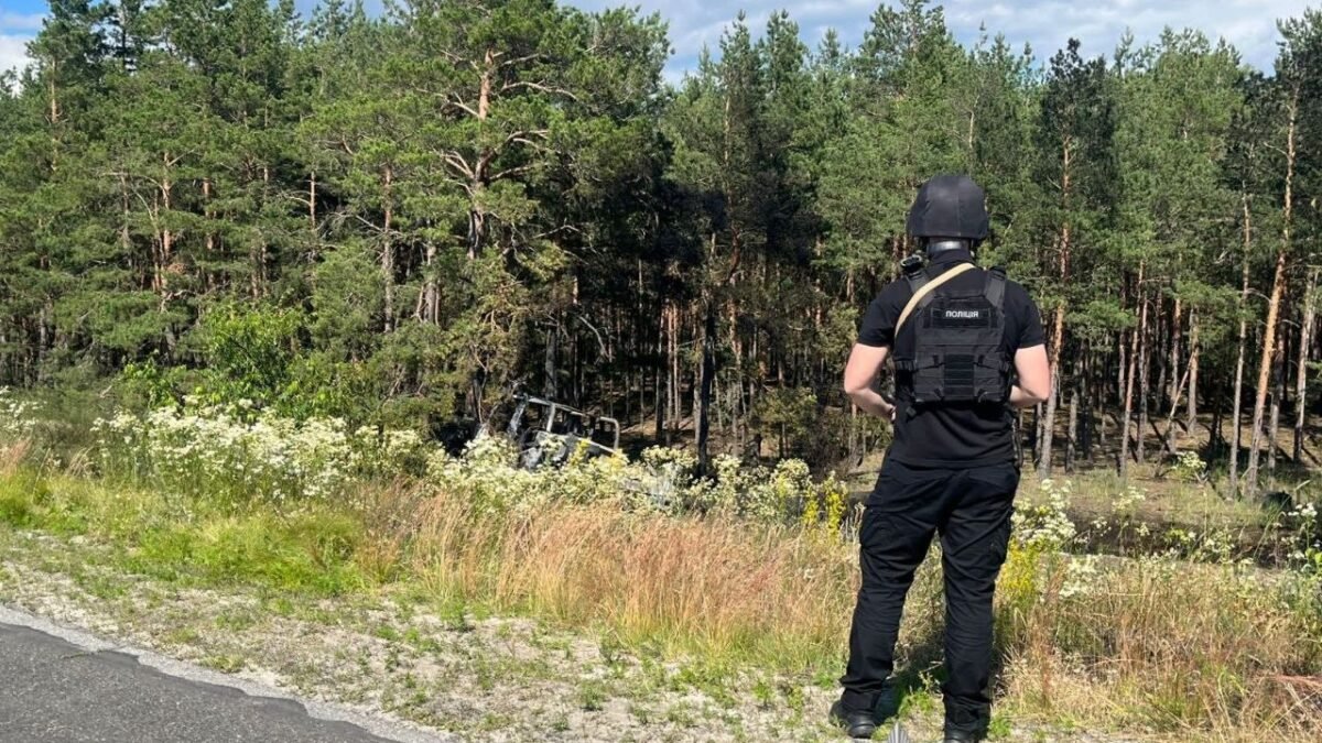 Наслідки російської атаки на Київщину: пошкоджені склади та авто, постраждалі люди