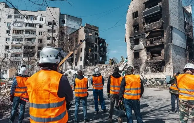 Багатоквартирний будинок на Київщині, що потребує відбудови