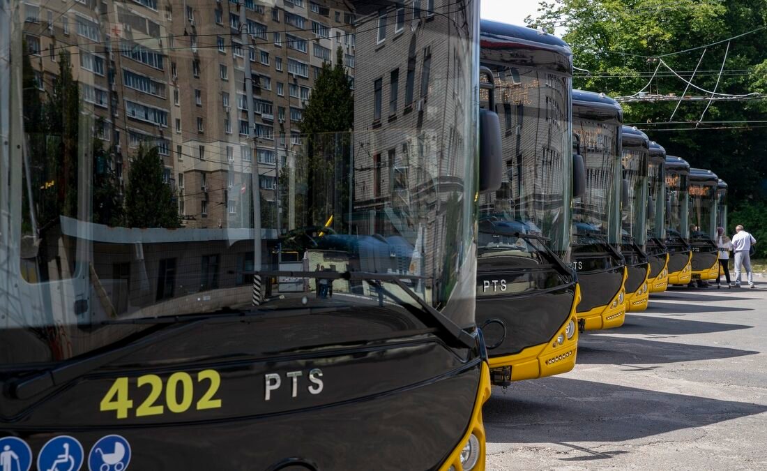 Новий низькопідлоговий транспорт на вулицях Києва
