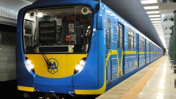 Відновлення роботи метро Площа Українських Героїв