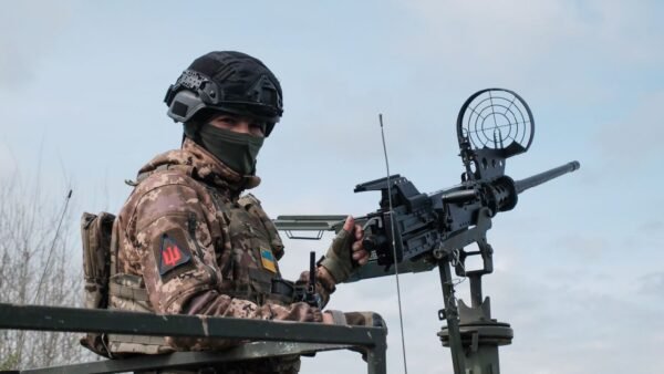 Уламки збитого безпілотника, наслідки атаки дронів на Київщині