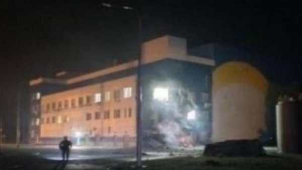 Зображення будівлі приймання контейнерів Централізованого сховища відпрацьованого ядерного палива після удару по ядерному об'єкту