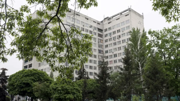 Фасад Київської міської клінічної лікарні швидкої медичної допомоги, де розслідується смерть військовослужбовця