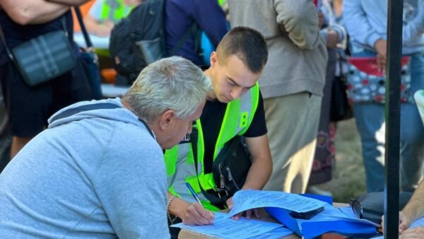 Пункт допомоги постраждалим від обстрілів у школі