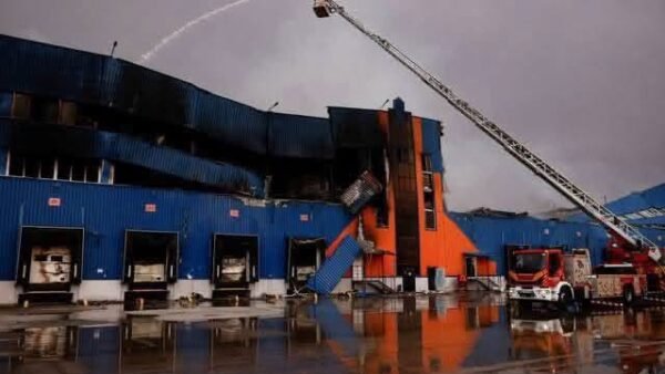 Зруйнований складський комплекс ROZETKA у Броварах