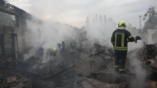 Наслідки ракетної атаки в Києві
