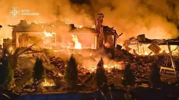 Зруйнований будинок у Броварському районі після нічної атаки