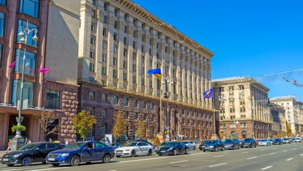 Запит на публічну інформацію: будівля КМДА на Хрещатику, 36