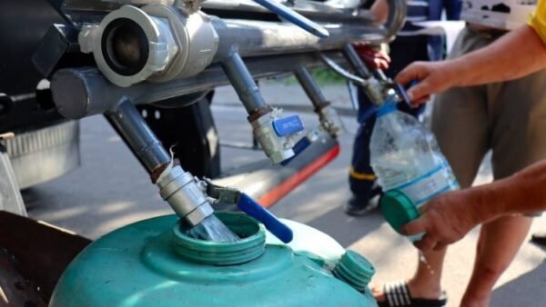 Підвезення питної води в Борщагівці
