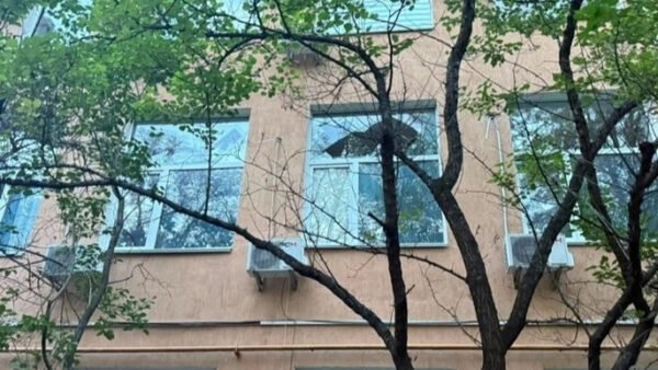 Пошкоджена дитяча лікарня в Шевченківському районі Києва