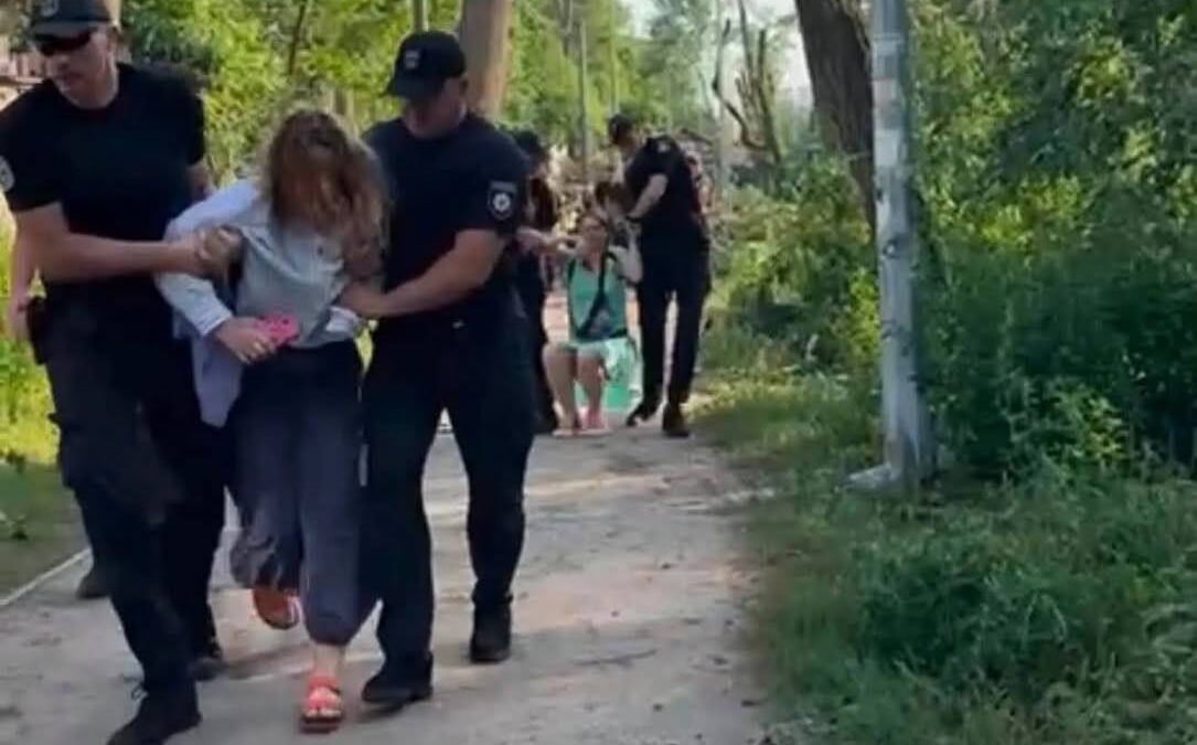 Поліцейські на місці робіт «Київзеленбуду»