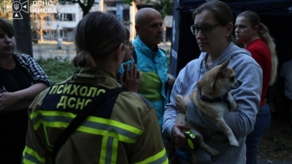 Рятувальники ДСНС розбирають завали у Києві