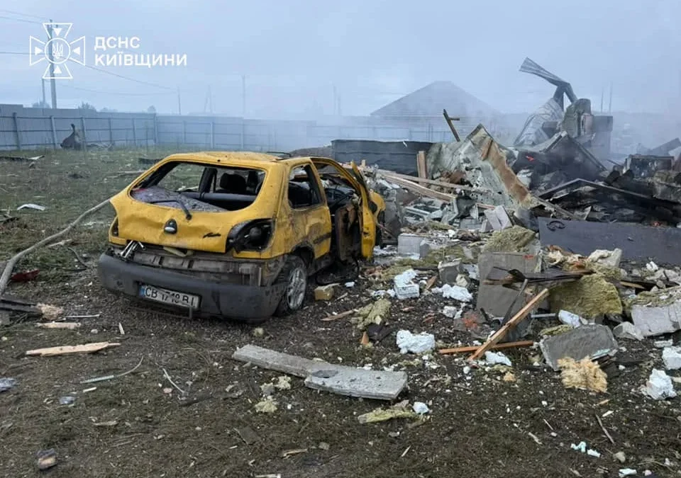 Наслідки атаки дронів на приватний будинок у Фастівському районі