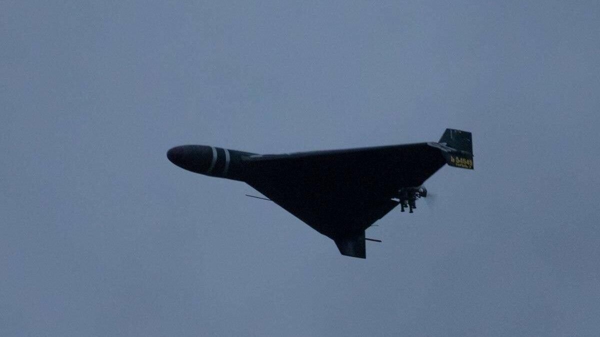 Уламки БпЛА біля житлового будинку в Святошинському районі Києва