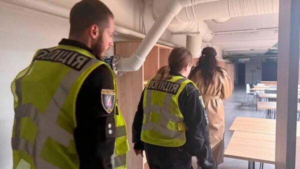 Поліцейські перевіряють інформацію про недопуск студентів КНУ до укриття