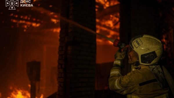 Задимлення над логістичним центром у Броварському районі після атаки