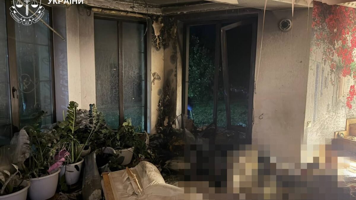 Пошкоджений будинок у Глевасі після атаки дронів