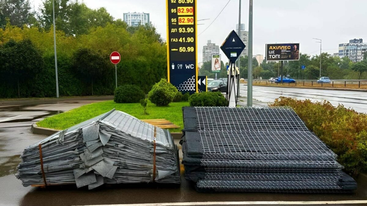 Габіони біля АЗС UKRNAFTA в Києві