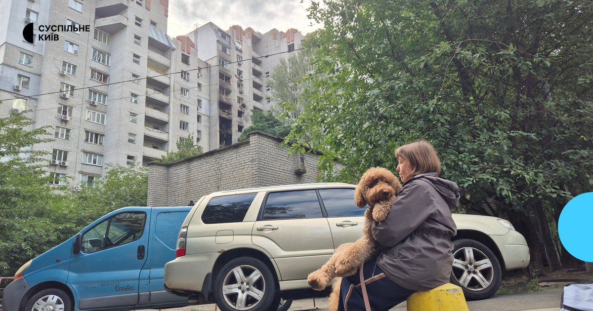 Пошкоджена багатоповерхівка у Печерському районі Києва після влучання дрона