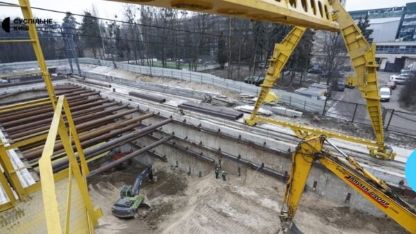 Зупинене будівництво метро на Виноградар у Києві