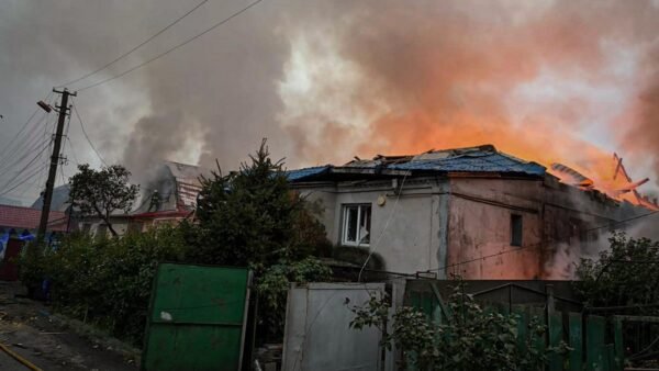 Пожежа у Броварському районі Київщини після атаки РФ
