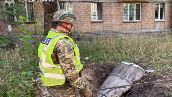 Бойові частини балістичних ракет, знешкоджені вибухотехніками у Солом'янському районі Києва