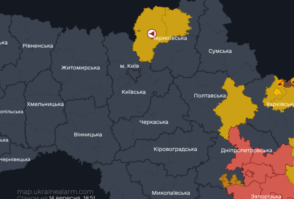 Наслідки падіння уламків БпЛА у Дніпровському районі Києва