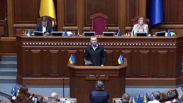 Мер Києва Віталій Кличко виступає у Верховній Раді