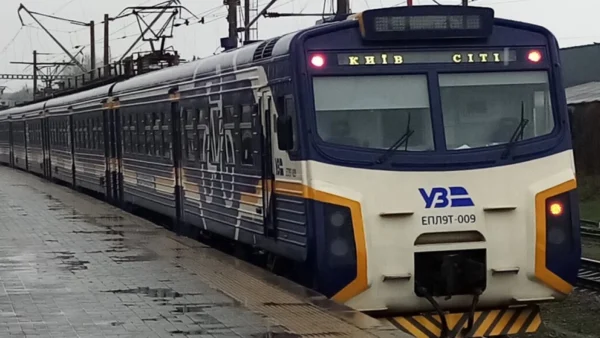 Рух Kyiv City Express та електротранспорту призупинено в Києві