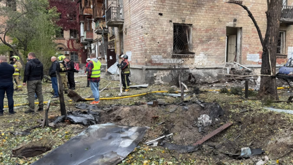 Штаб допомоги постраждалим від обстрілу на вулиці Катерини Білокур у Києві