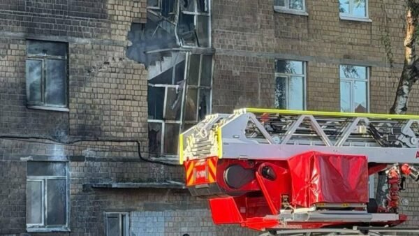 Наслідки влучання БпЛА в школу в Солом'янському районі Києва