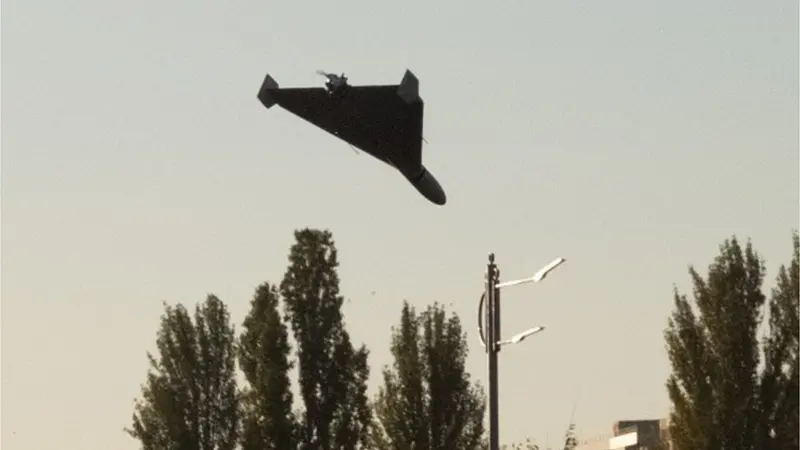 Пожежа в складській будівлі Святошинського району Києва після влучання БпЛА