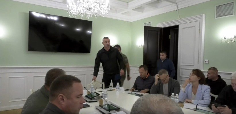 Мер Києва Віталій Кличко на засіданні Ради оборони Києва