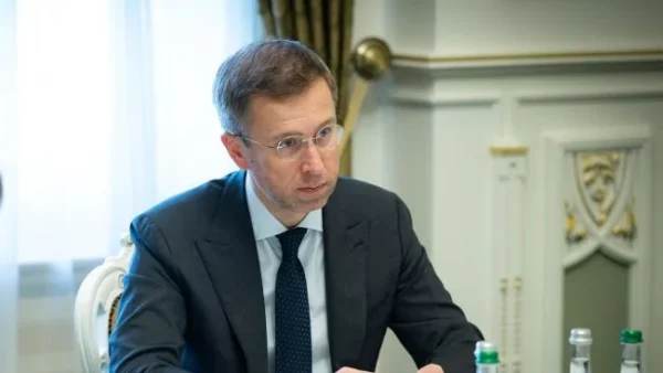 Прем'єр-міністр Сергій Корецький на засіданні Кабміну