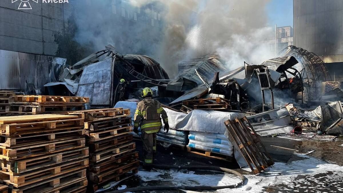 Наслідки атаки на будівельний супермаркет Олді в Києві