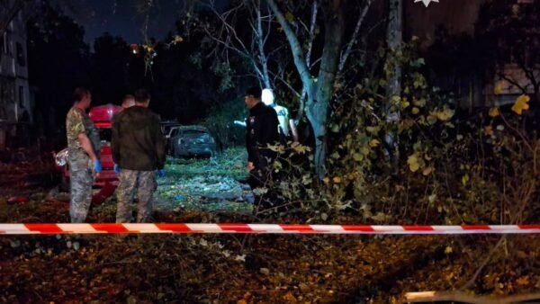 Наслідки атаки дронів у Оболонському районі Києва