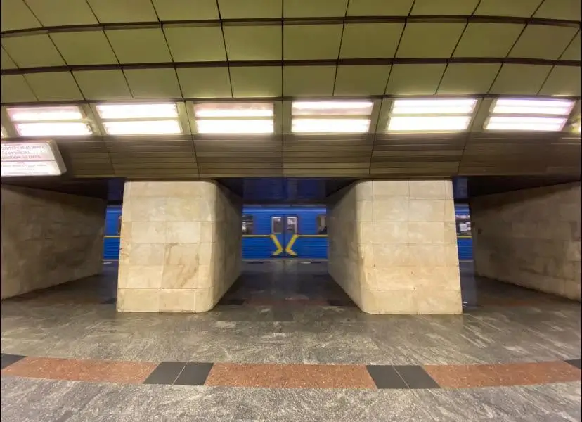 Київський метрополітен під час зупинки руху