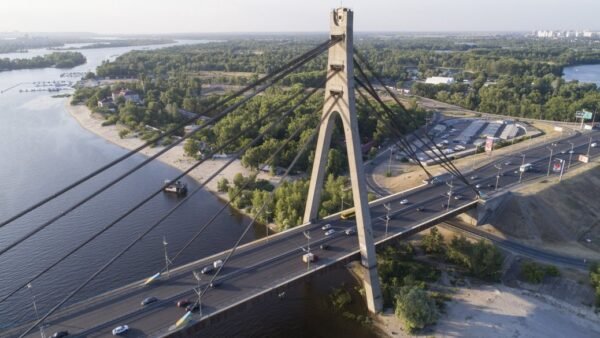 Попередження про можливі удари по Північному мосту в Києві