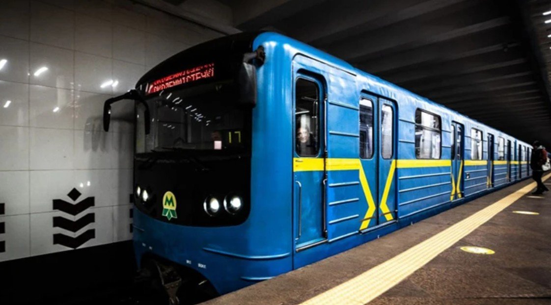 Київське метро, поїзд на Південному мосту