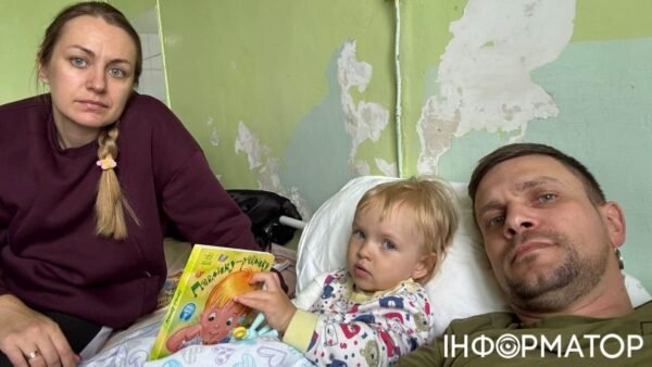 Ветеран Святослав Бойко біля Київської обласної дитячої лікарні в Боярці