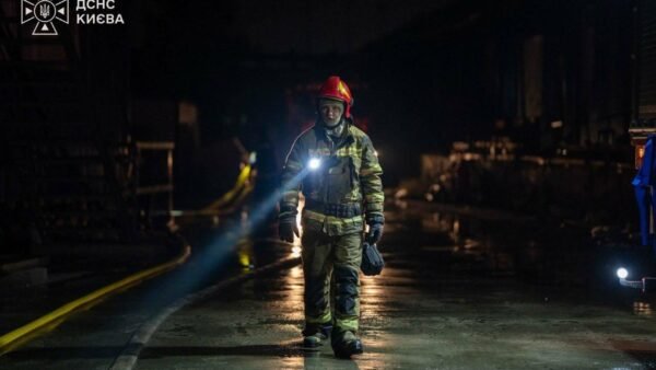 Мобільний штаб допомоги у Дарницькому районі Києва