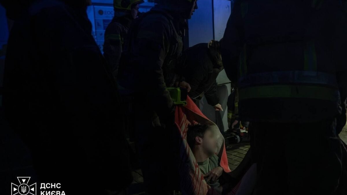 Наслідки російського обстрілу Києва