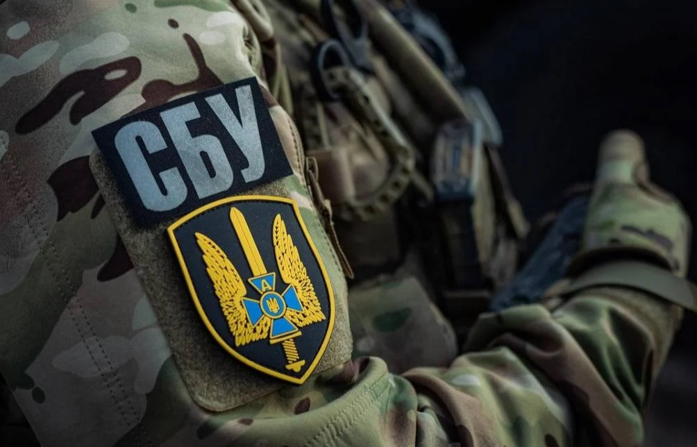 Співробітники СБУ затримують російських військових