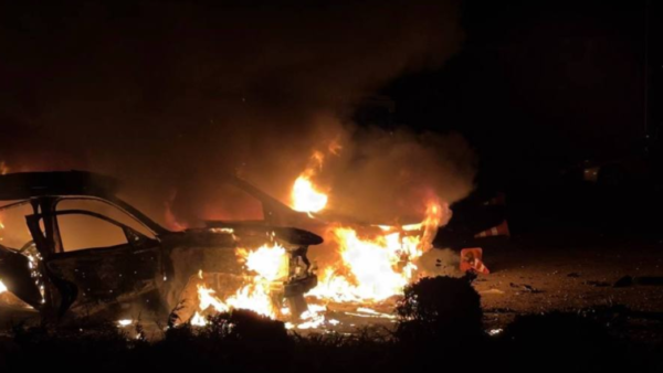 Загоряння автомобілів у Дніпровському районі Києва після влучання уламків БпЛА