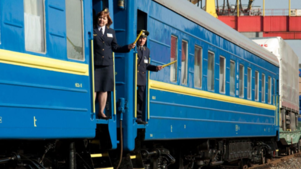 Міська електричка Kyiv City Express на станції